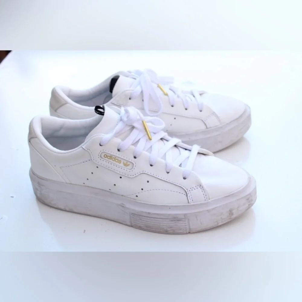 Adidas Sleek sneakers